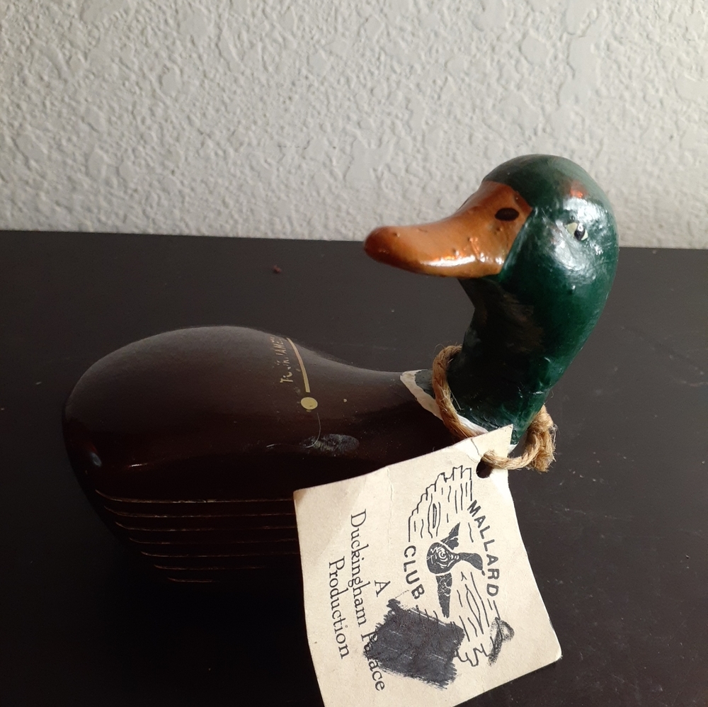 GORGEOUS NWT Solid Wood 5" Artist Signed Mallard Duck Figurine.